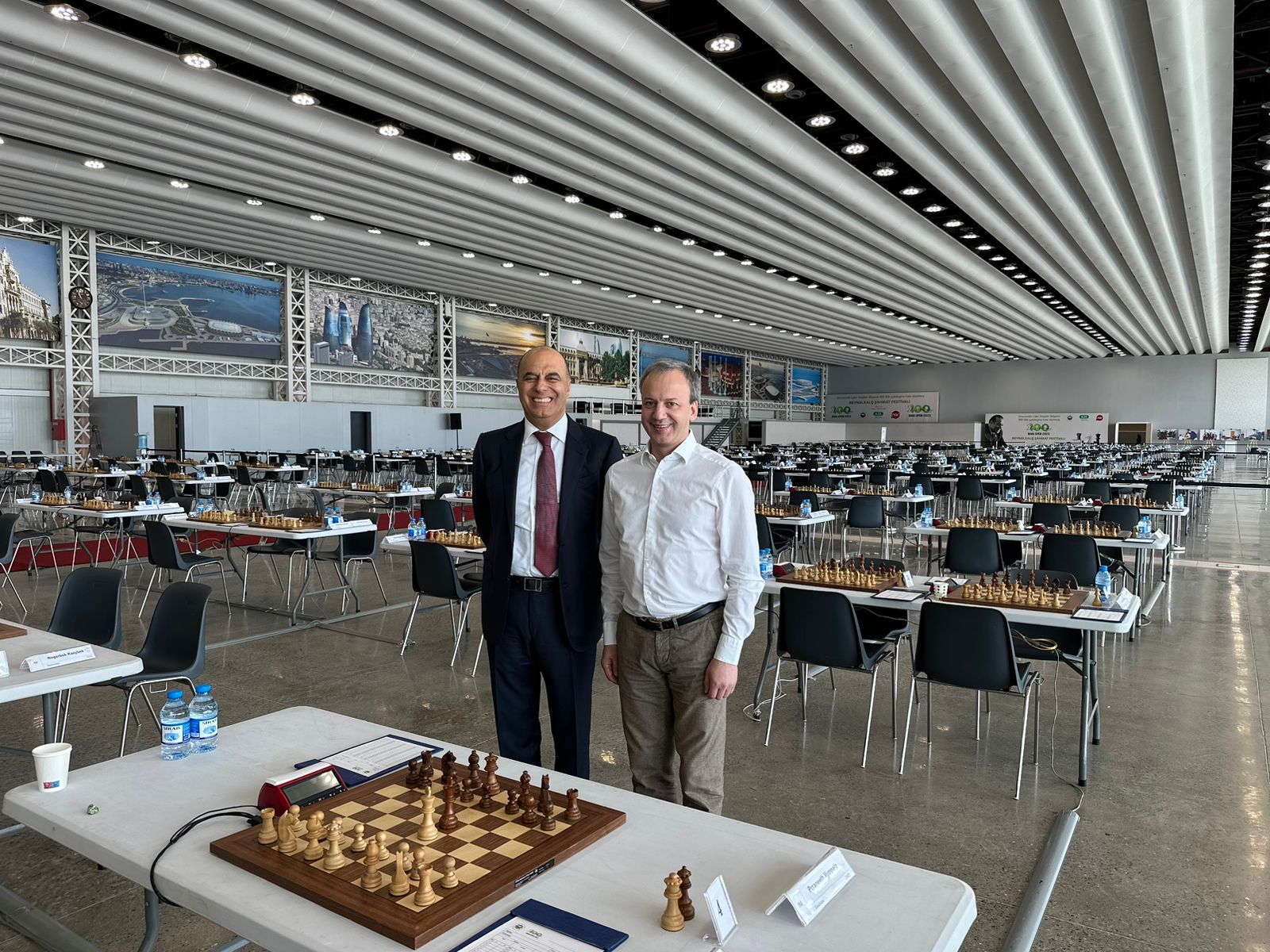 FIDE prezidenti Bakı Kristal Zalında yaradılan şəraitlə tanış olub